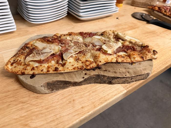 Pear and prosciutto flatbread